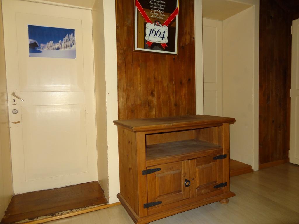 Helvetia Bed and Breakfast Troistorrents Δωμάτιο φωτογραφία
