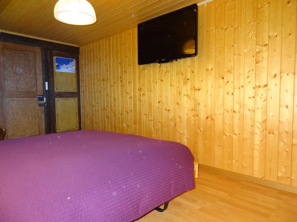 Helvetia Bed and Breakfast Troistorrents Δωμάτιο φωτογραφία