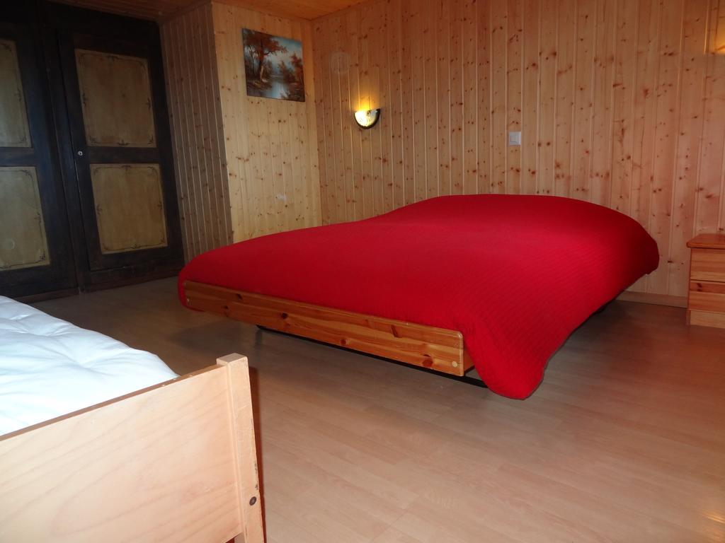 Helvetia Bed and Breakfast Troistorrents Δωμάτιο φωτογραφία